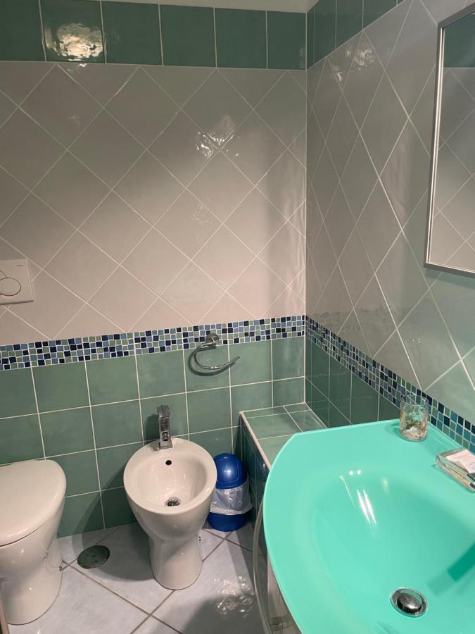 B&B La Terrazza Sul Porto ポンツァ エクステリア 写真