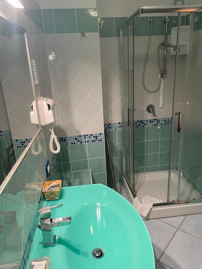 B&B La Terrazza Sul Porto ポンツァ エクステリア 写真