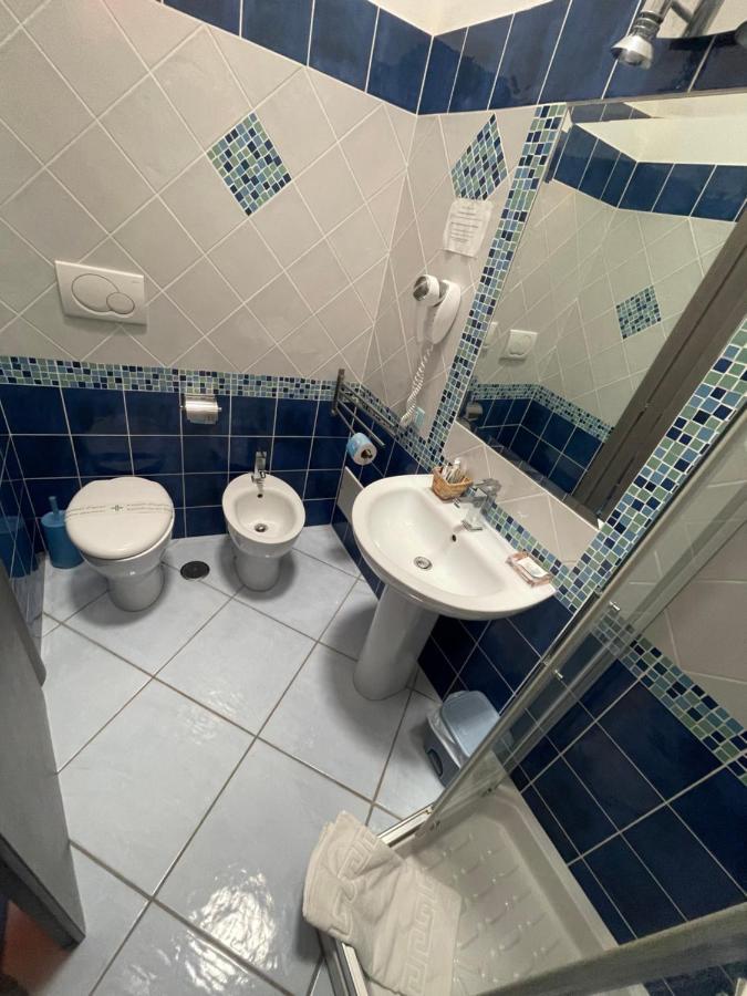 B&B La Terrazza Sul Porto ポンツァ エクステリア 写真