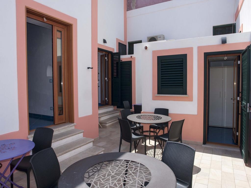 B&B La Terrazza Sul Porto ポンツァ エクステリア 写真