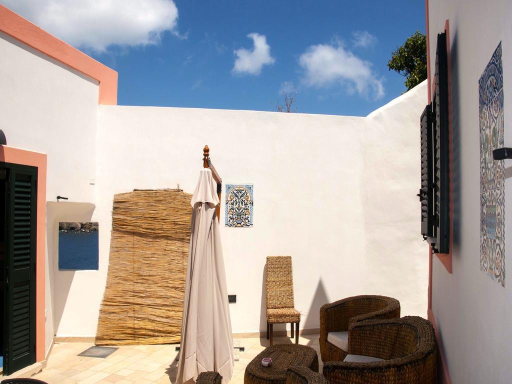 B&B La Terrazza Sul Porto ポンツァ エクステリア 写真