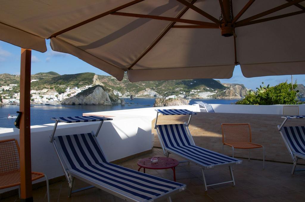 B&B La Terrazza Sul Porto ポンツァ エクステリア 写真