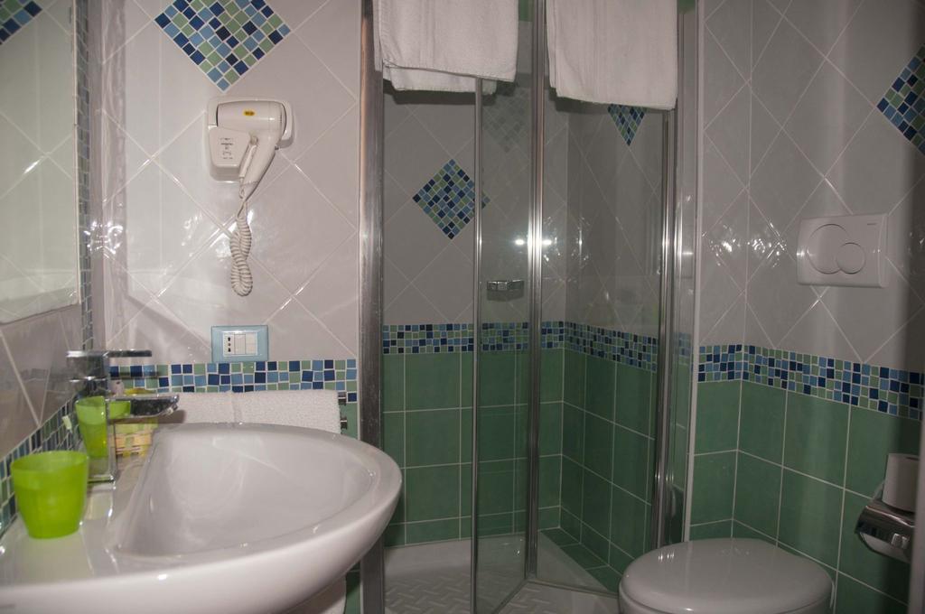 B&B La Terrazza Sul Porto ポンツァ エクステリア 写真